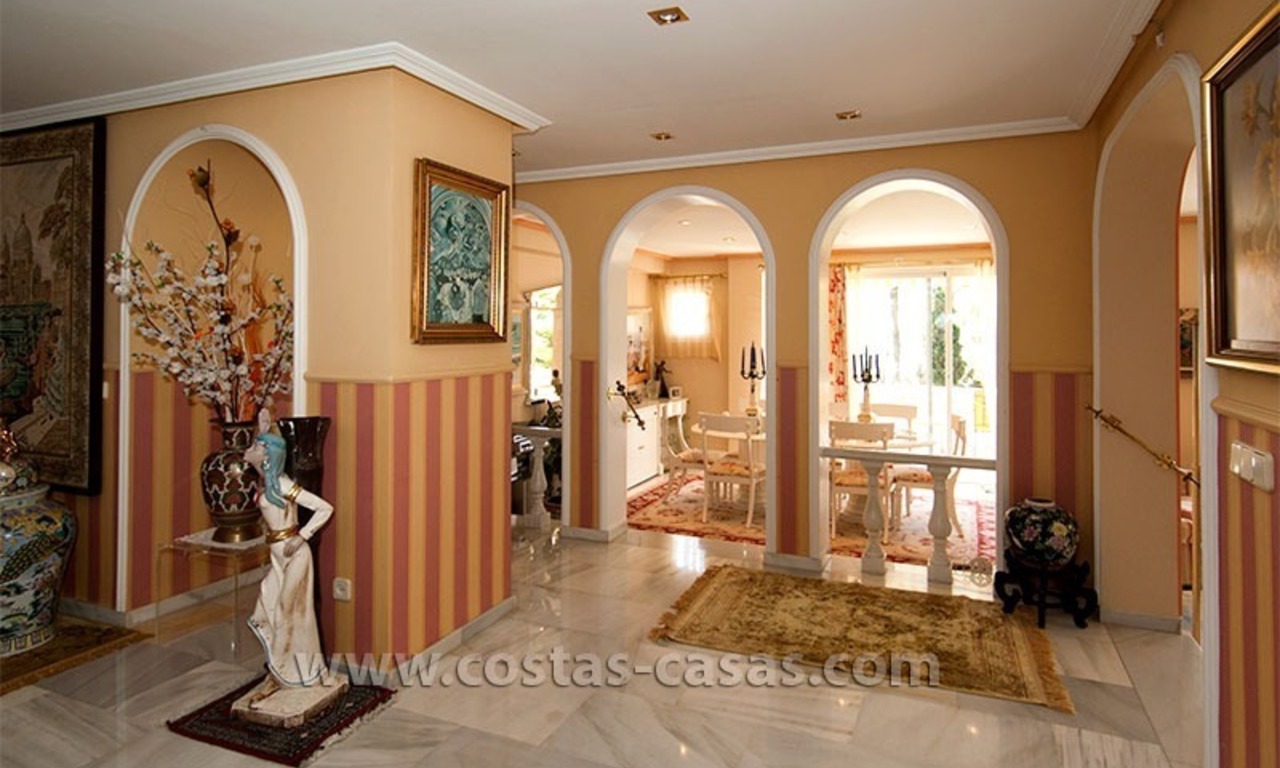 À vendre: Spacieux appartement de luxe à proximité de Puerto Banús, Marbella 11