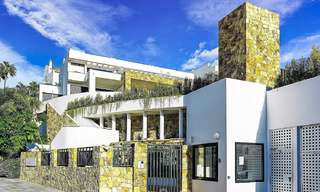 Magnifiques nouvelles maisons de ville à vendre modernes sur la Mille d’Or, Marbella. Dernière unité! Prêt à emménager. 24041 
