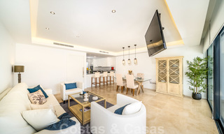 Magnifiques nouvelles maisons de ville à vendre modernes sur la Mille d’Or, Marbella. Dernière unité! Prêt à emménager. 28566 