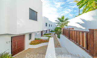 Magnifiques nouvelles maisons de ville à vendre modernes sur la Mille d’Or, Marbella. Dernière unité! Prêt à emménager. 28570 
