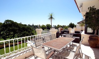 À vendre: Villa en première ligne de golf à Nueva Andalucía, Marbella 16