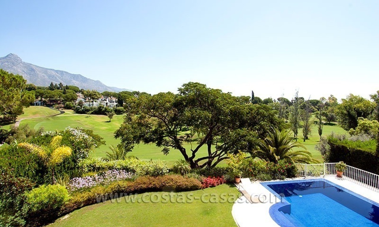 À vendre: Villa en première ligne de golf à Nueva Andalucía, Marbella 17