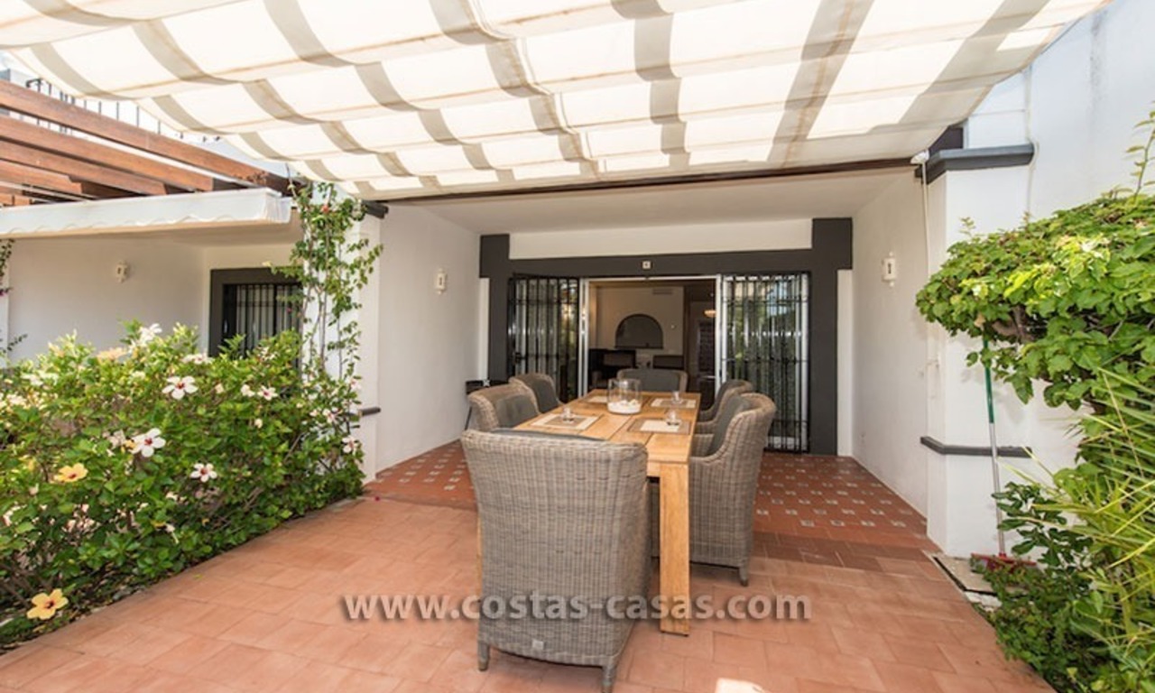 A vendre: maison mitoyenne en première ligne de golf à Nueva Andalucía, Marbella 1