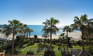 Penthouse exclusif à vendre en première ligne de plage à Puerto Banús, Marbella 1