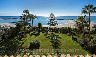 Penthouse exclusif à vendre en première ligne de plage à Puerto Banús, Marbella 3