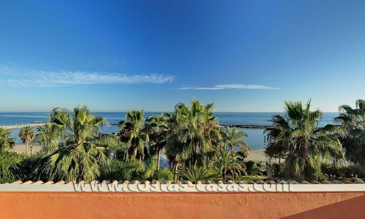 Penthouse exclusif à vendre en première ligne de plage à Puerto Banús, Marbella 5