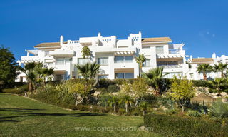 Appartements contemporains de style méditerranéen et à vendre avec leur propre lagon privé sur la Costa del Sol 20057 