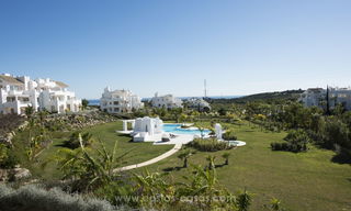 Appartements contemporains de style méditerranéen et à vendre avec leur propre lagon privé sur la Costa del Sol 20074 