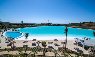 Appartements contemporains de style méditerranéen et à vendre avec leur propre lagon privé sur la Costa del Sol 20086 