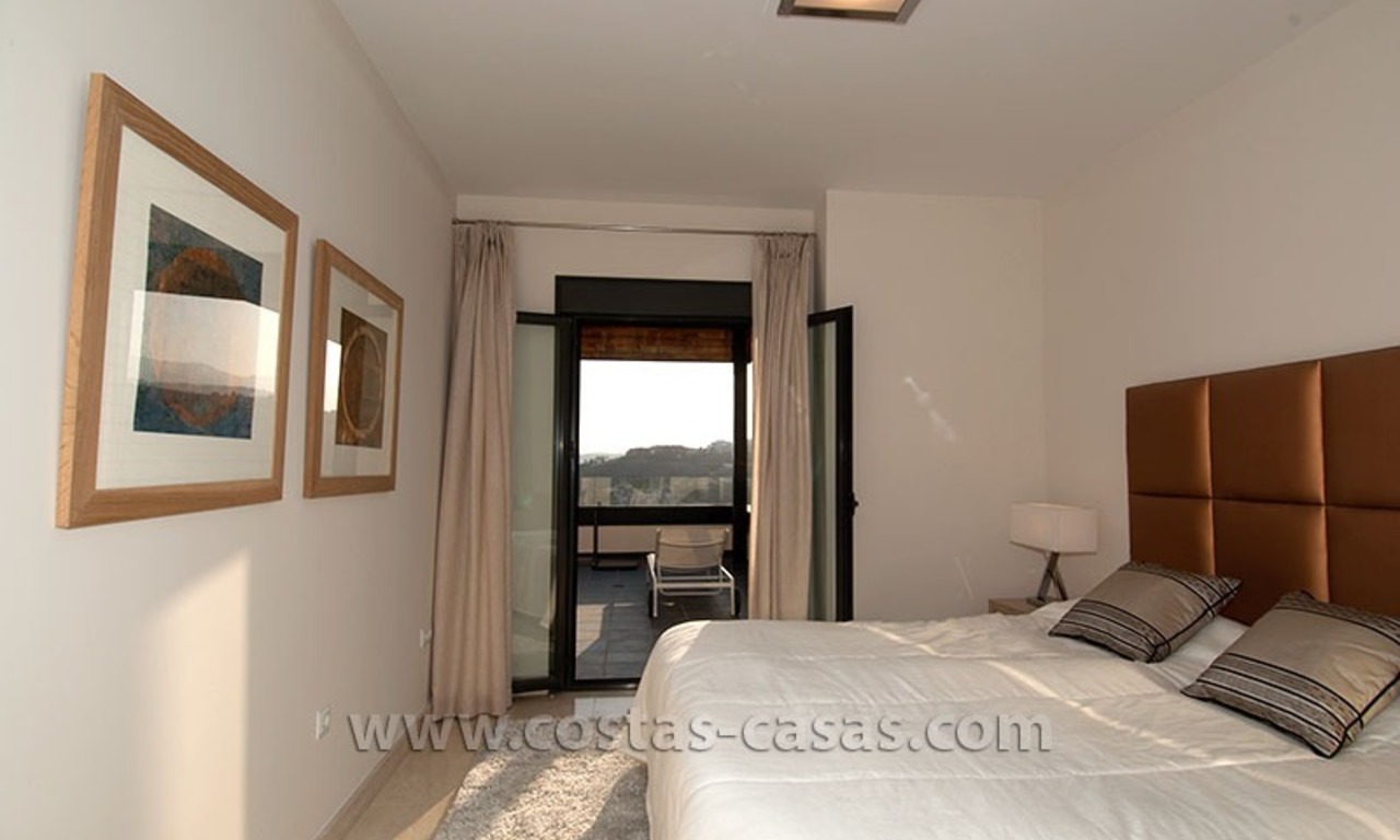 À louer pour des vacances: Appartement de luxe neuf avec une vue impressionnante sur la mer entre Marbella et Estepona 16