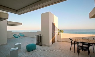 Revente: Exclusive Penthouse moderne en première ligne de plage, nouvelle mille d’or, Marbella - Estepona 17