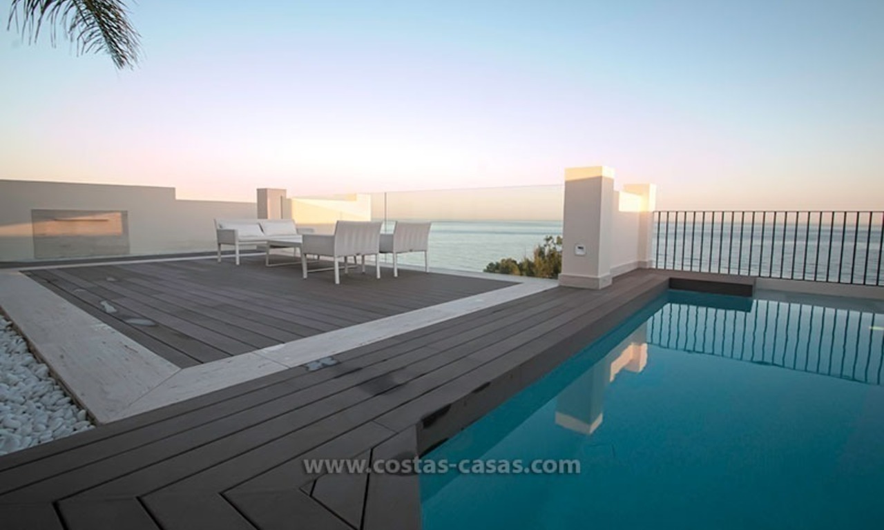 Revente: Exclusive Penthouse moderne en première ligne de plage, nouvelle mille d’or, Marbella - Estepona 21