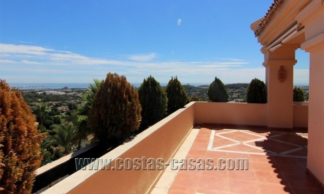 À vendre: Grand Duplex Penthouse à Nueva Andalucía, Vallée de golf de Marbella 1