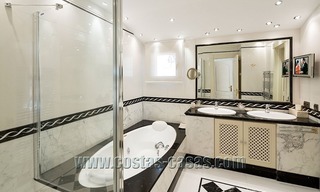 Penthouse exclusif à vendre en première ligne de plage à Puerto Banús, Marbella 14