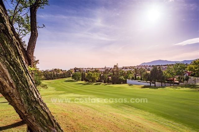Belle villa en première ligne de golf à vendre à San Pedro, Marbella 10805 