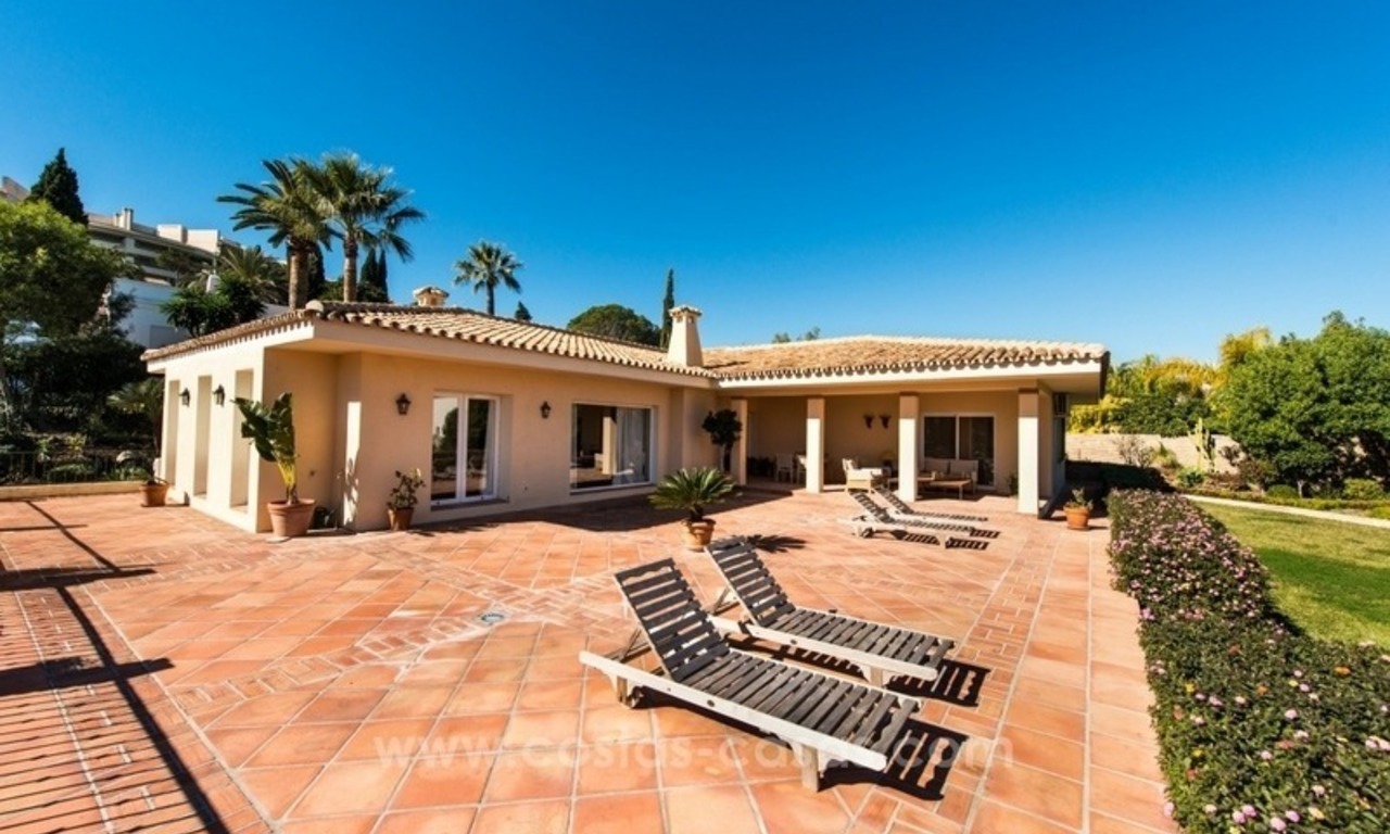 A vendre: Très belle villa en seconde ligne de golf à Nueva Andalucía, Marbella 0