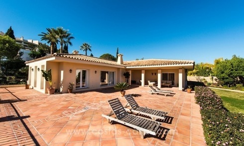 A vendre: Très belle villa en seconde ligne de golf à Nueva Andalucía, Marbella 