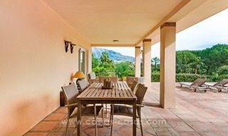 A vendre: Très belle villa en seconde ligne de golf à Nueva Andalucía, Marbella 3
