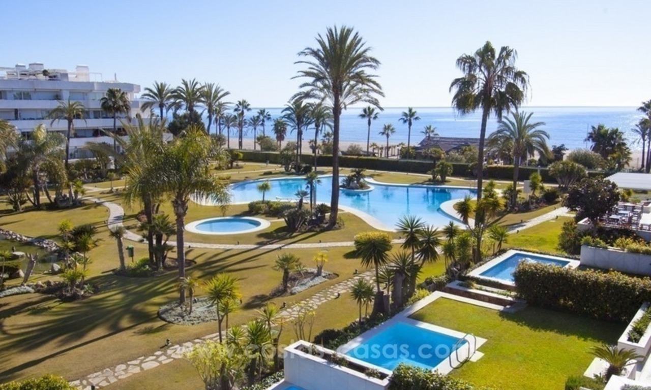 Exclusif appartement à vendre dans un complexe en première ligne de plage à Puerto Banús - Marbella 0