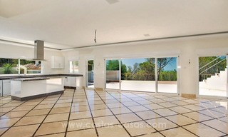 Entièrement rénové villa moderne de qualité à vendre à El Madroñal, Benahavis 2