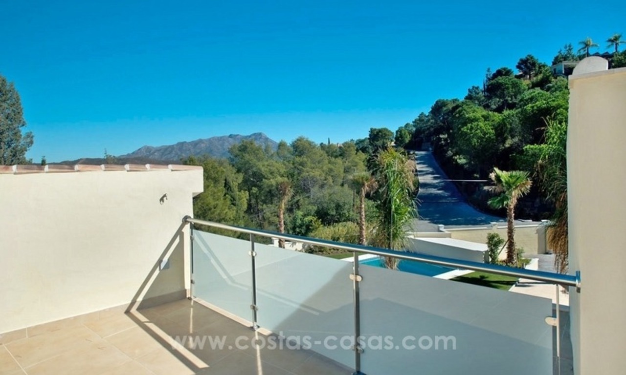 Entièrement rénové villa moderne de qualité à vendre à El Madroñal, Benahavis 13