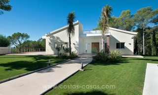 Entièrement rénové villa moderne de qualité à vendre à El Madroñal, Benahavis 16