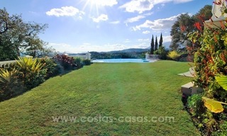 Belle villa de style classique à vendre dans le Complexe Marbella Club Golf 8