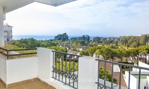 Emplacement parfait !! Appartement en bord de mer à vendre à Puerto Banus 