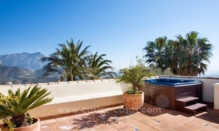 Á vendre: une villa de luxe classique et élégante avec les meilleures vues à El Madroñal - Benahavis 20