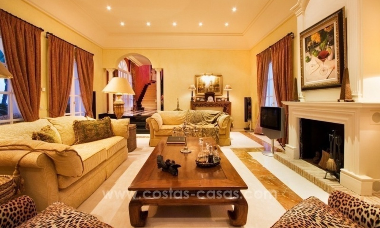 Á vendre: une villa de luxe classique et élégante avec les meilleures vues à El Madroñal - Benahavis 25