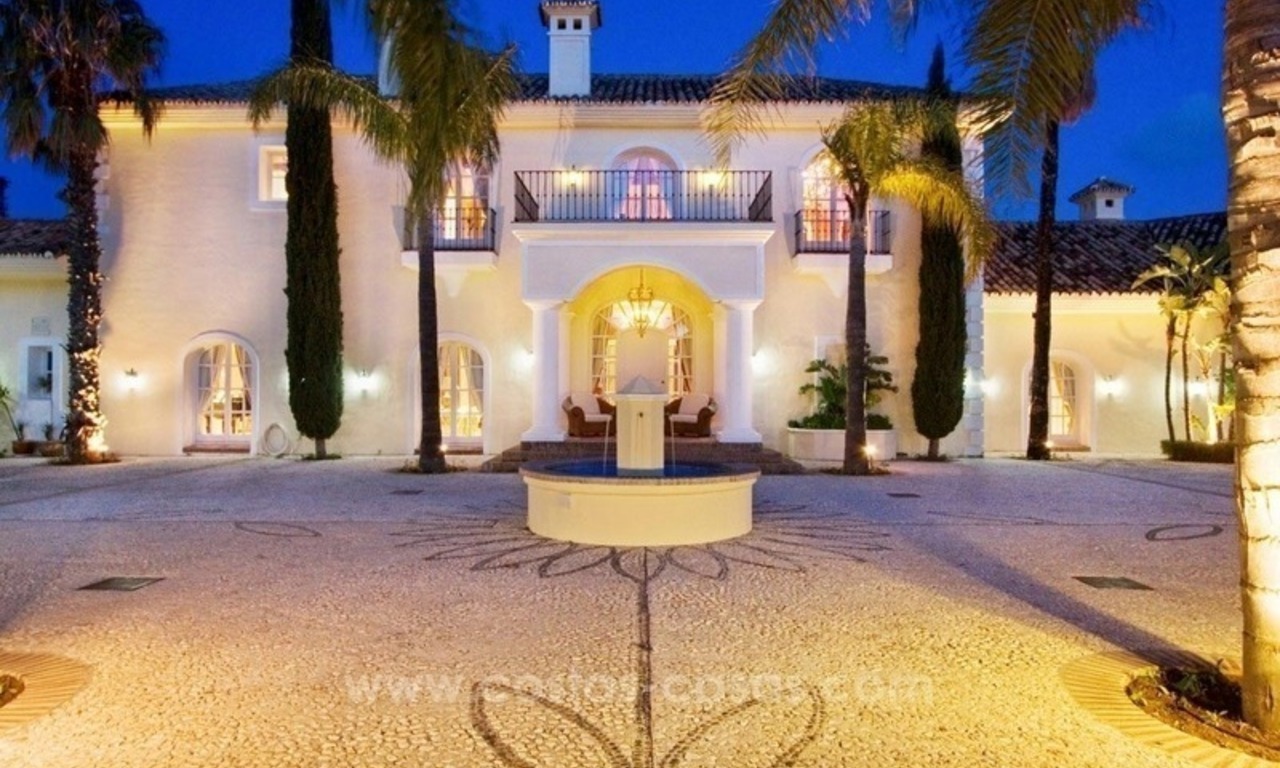 Á vendre: une villa de luxe classique et élégante avec les meilleures vues à El Madroñal - Benahavis 6