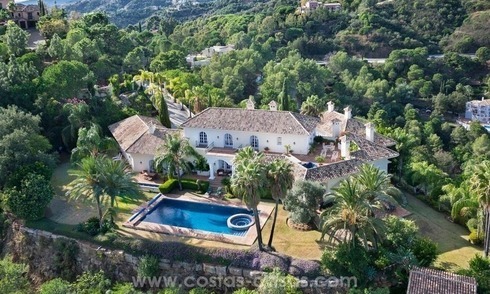 Á vendre: une villa de luxe classique et élégante avec les meilleures vues à El Madroñal - Benahavis 