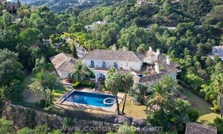Á vendre: une villa de luxe classique et élégante avec les meilleures vues à El Madroñal - Benahavis 0