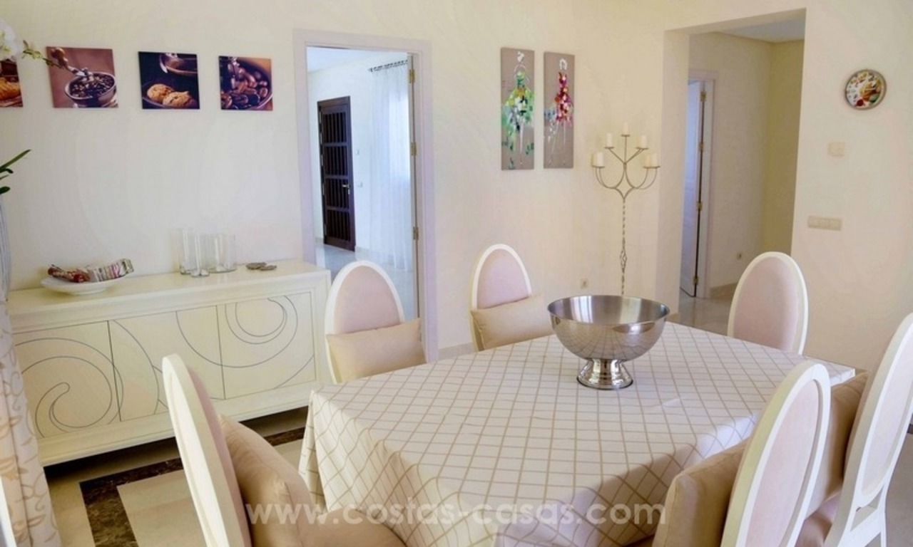 Villa de luxe entièrement rénovée à vendre à Estepona 22