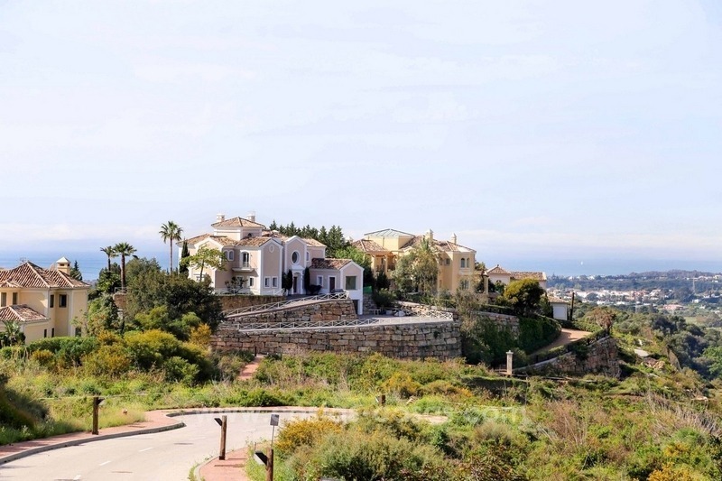 Villa de luxe entièrement rénovée à vendre à Estepona