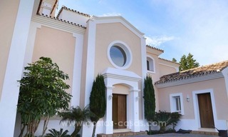 Villa de luxe entièrement rénovée à vendre à Estepona 9