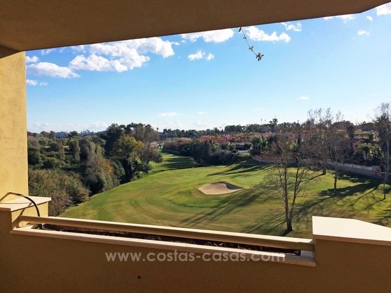 Appartements et penthouses en première ligne de golf à vendre à Guadalmina, Marbella
