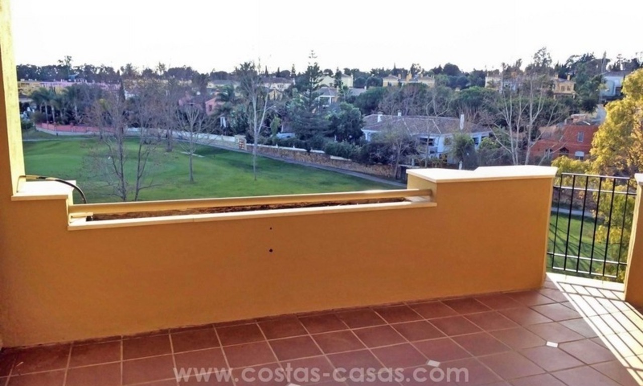Appartements et penthouses en première ligne de golf à vendre à Guadalmina, Marbella 1