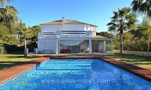 Excellente affaire !! Villa moderne à vendre à Elviria, Marbella Est 