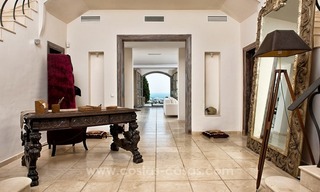 Une villa moderne et confortable à vendre avec une excellente vue sur la mer, El Madroñal, Benahavis - Marbella 7