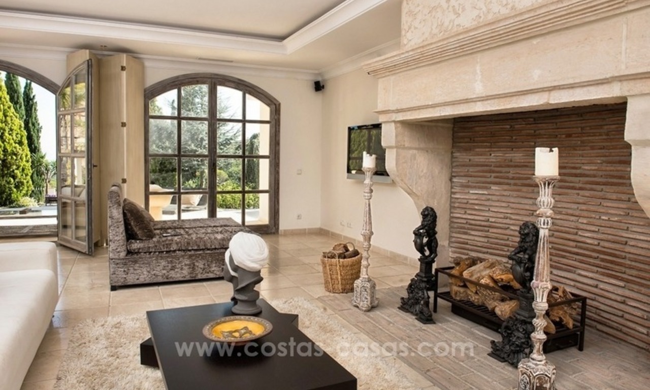 Une villa moderne et confortable à vendre avec une excellente vue sur la mer, El Madroñal, Benahavis - Marbella 6