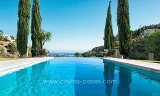 Une villa moderne et confortable à vendre avec une excellente vue sur la mer, El Madroñal, Benahavis - Marbella 1