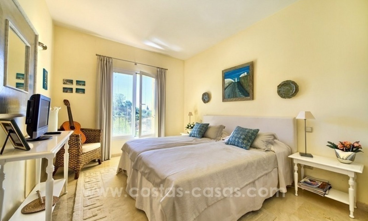 Villa à vendre à l’Est de Marbella avec une belle vue panoramique sur la mer 12