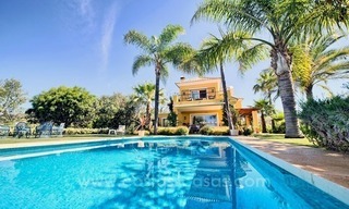 Villa à vendre à l’Est de Marbella avec une belle vue panoramique sur la mer 1