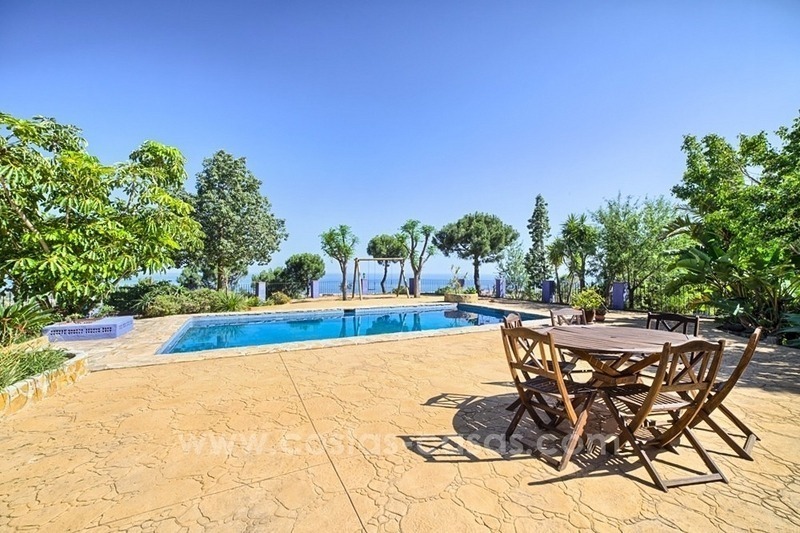 Finca - Villa à vendre à Estepona avec vue panoramique sur la mer