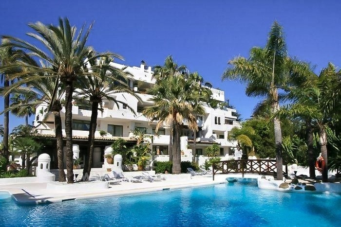 Opportunité! Appartement penthouse à vendre, en bord de mer à Puerto Banus, Marbella