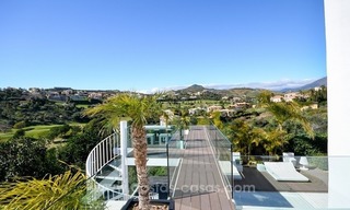 Villa de style moderne exclusive à vendre dans la région de Marbella - Benahavis 12