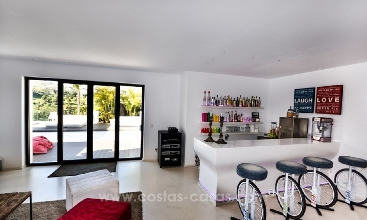 Villa de style moderne exclusive à vendre dans la région de Marbella - Benahavis 36