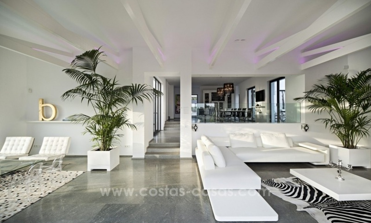 Villa de style moderne exclusive à vendre dans la région de Marbella - Benahavis 20
