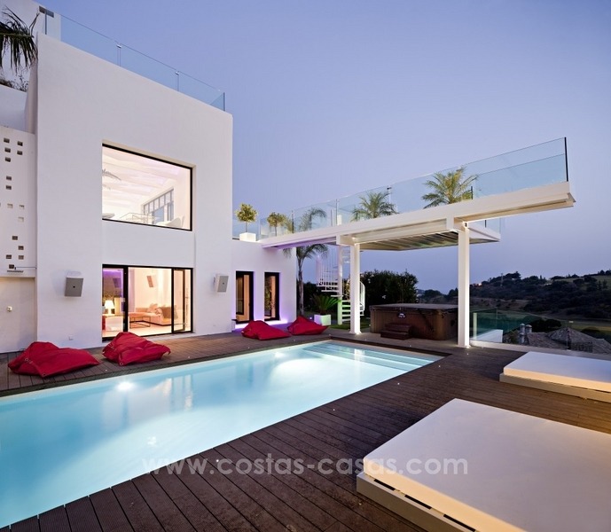Villa de style moderne exclusive à vendre dans la région de Marbella - Benahavis